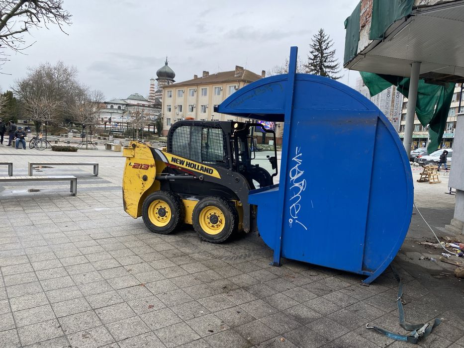 бобкат мини багер извозване и доставка на строителни материали