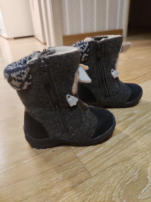 Продам сапожки детские