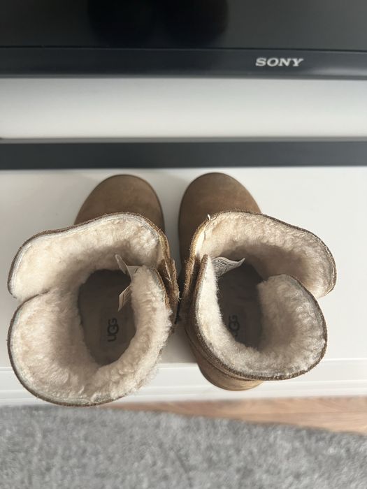 Детски велурени ботуши с вълнена вата UGG. Размер 25, стелка 15см.