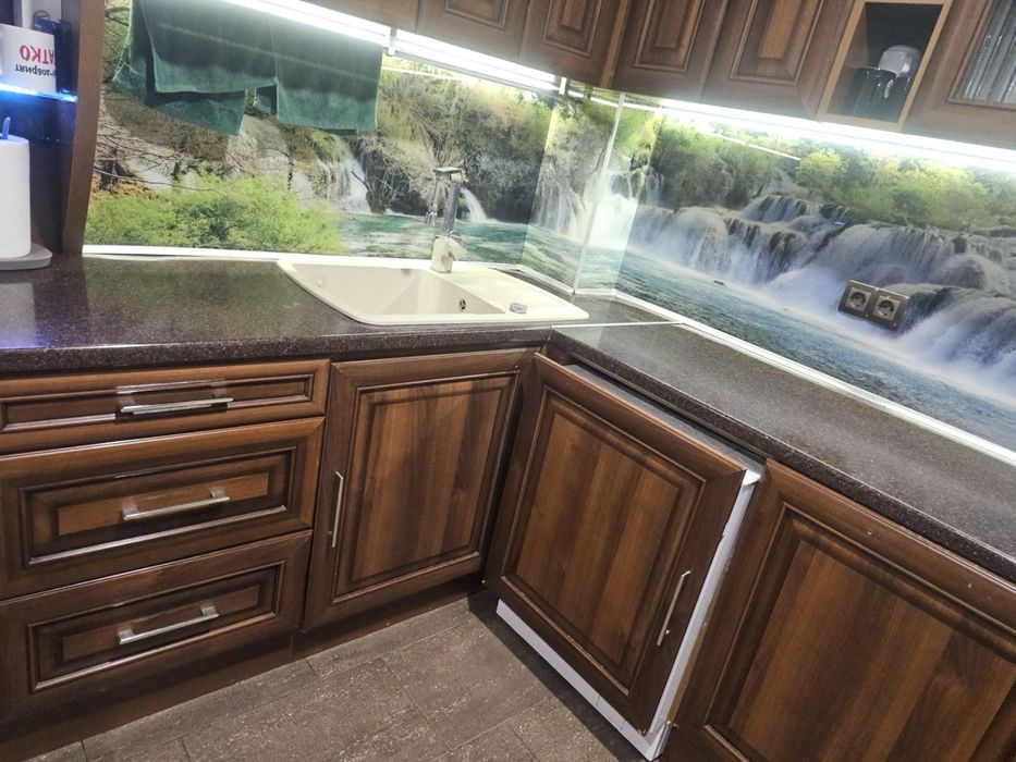 Кухня с аспиратор Faber,съдомиялна Bosh,котлон AEG използван 1 месец