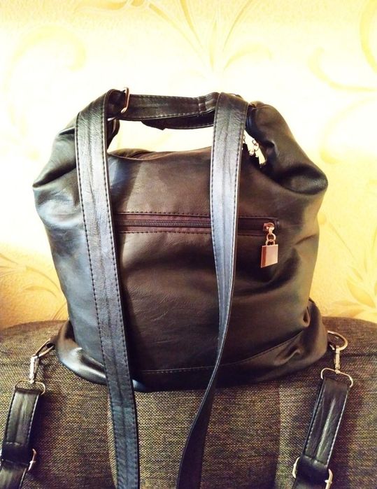 Сумка женская черного цвета. См. все фото