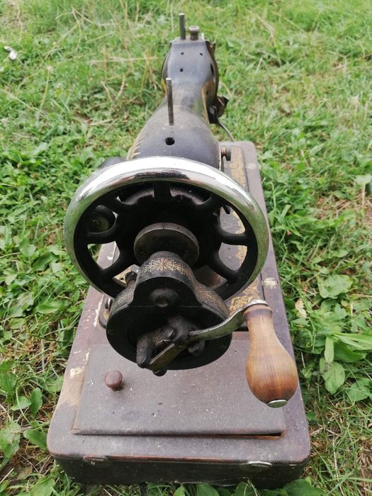 Стара шевна машина