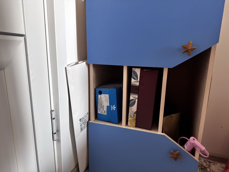 Продается 2 шкафа для сапльни