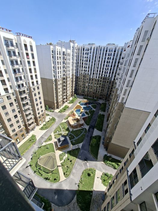 Продается 1комнатная кв переделанная в 2х комн от Голден хаус УЗМАКОН