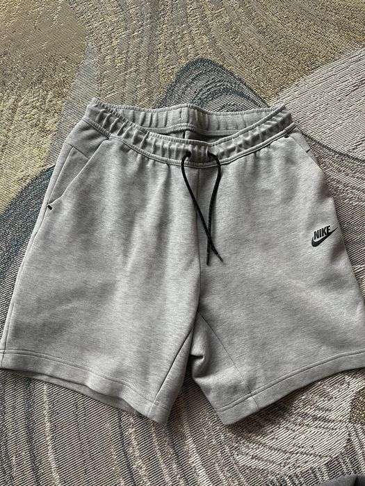 NIKE Tech Fleece : размер М / Оригинал