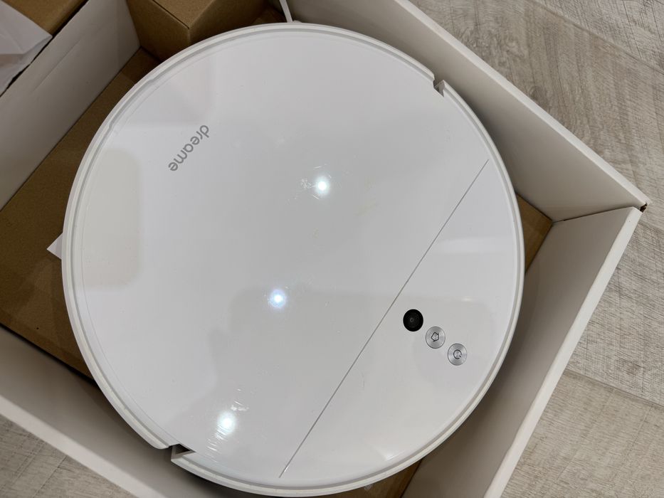 Продаю робот-пылесос Xiaomi