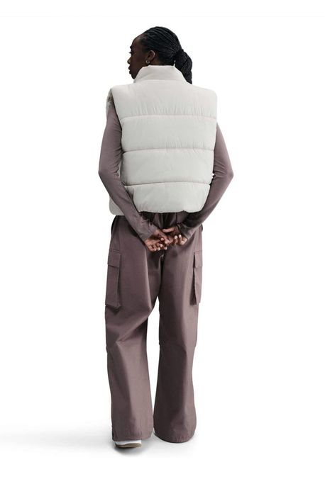 Дамски елек Nike FZ5922-072 NSW TF SYNFL NK CLSC VEST бежов