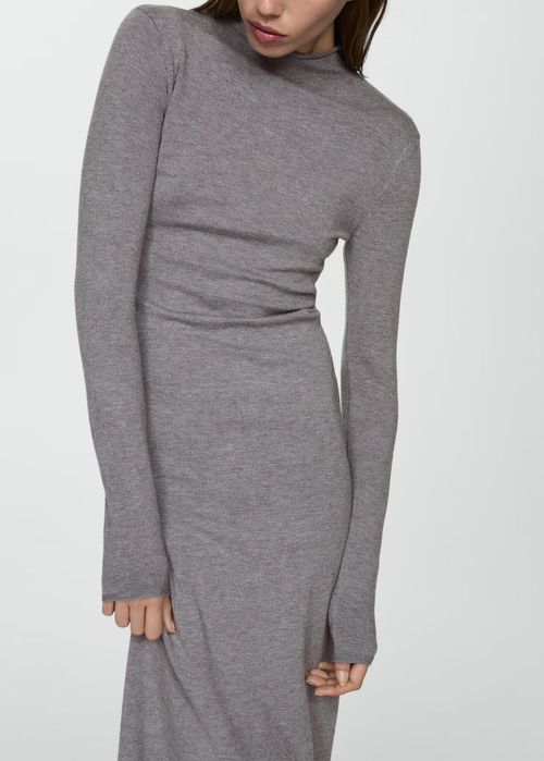 Трикотажное платье от Mango