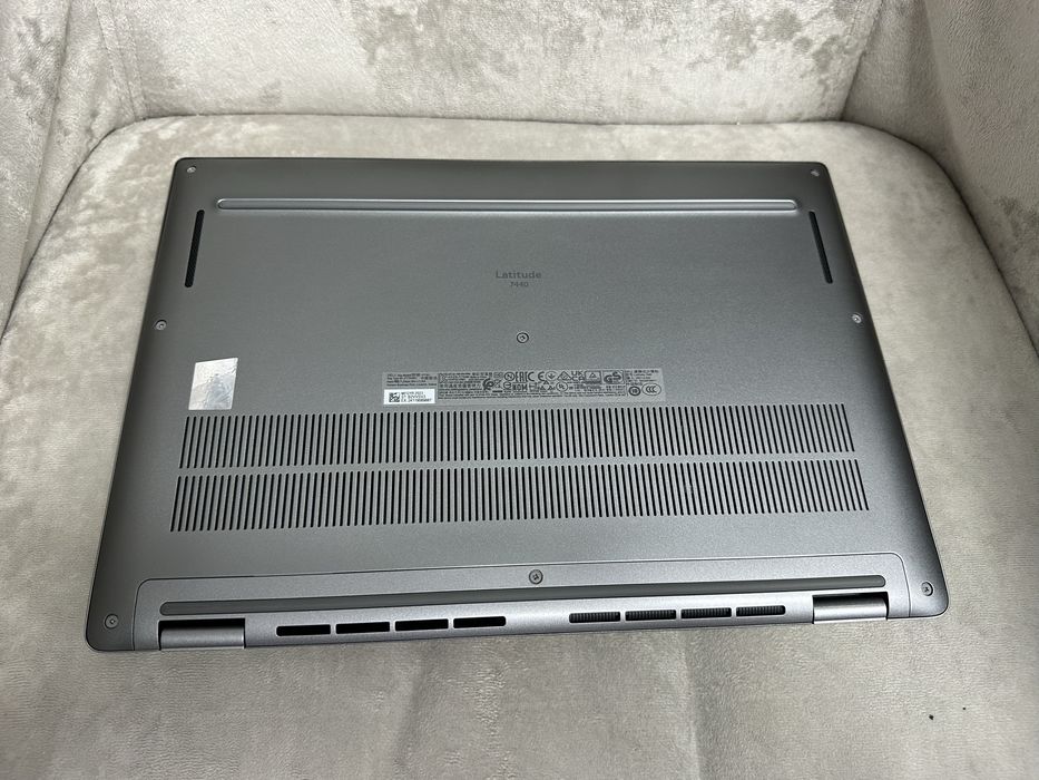 Laptop Dell 7440