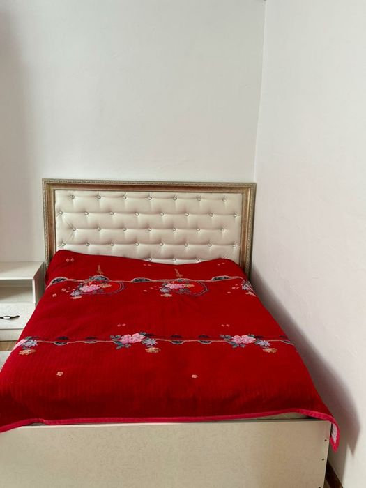 Спальная кровать