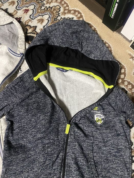 Кофты на замке на мальчика 9-10 лет