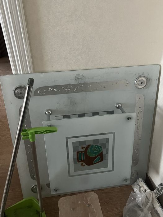 Стол 5000 тенге. Сатылады