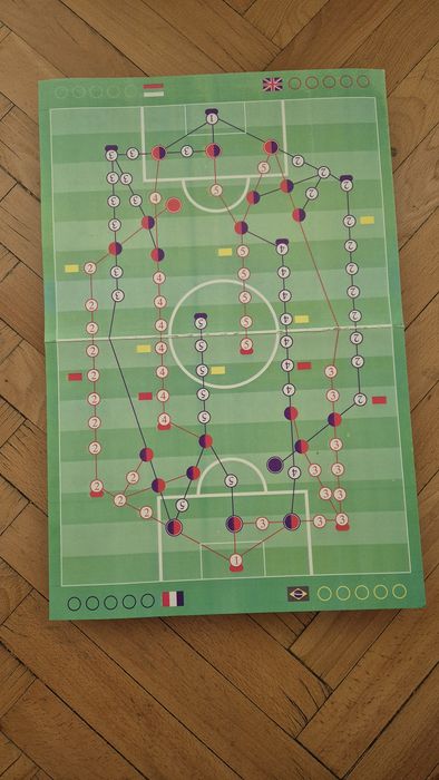 Настолна детска футболна игра с пионки
