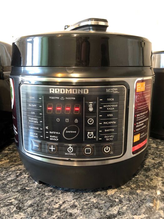 Мультиварка в идеальном состоянии, на гарантии REDMOND RMC-PM504