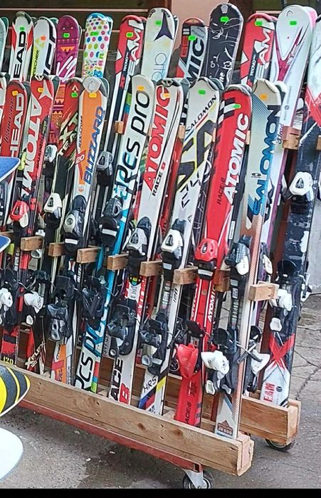 Schiuri, clăpari, snowboard, patine, bete