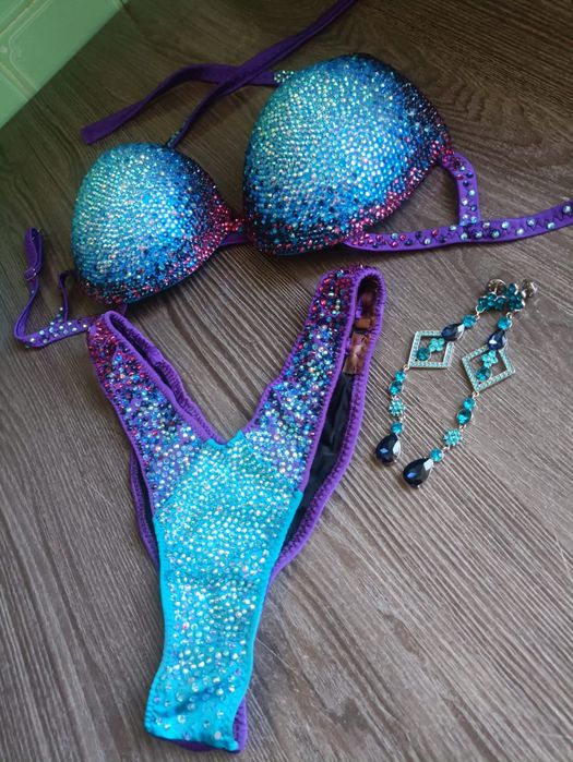 Продам купальник для фитнес-бикини