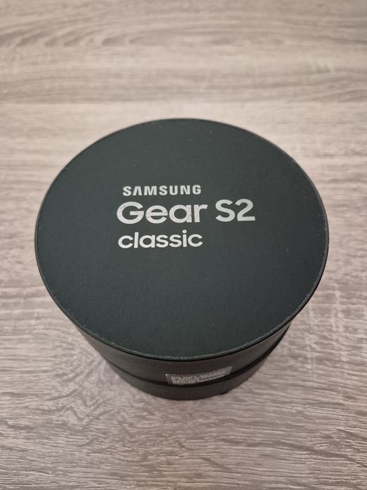 Продам умные часы Samsung Gear S2 Classic