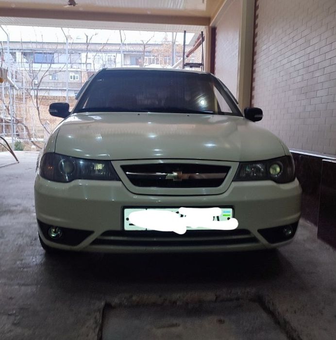 Продаю срочно нексию 2. Один хозяин с салона. Тоза. Чистая . Гибрид