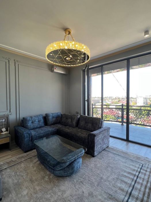 Продаётся 2 комнатная студия на Шота Руставели