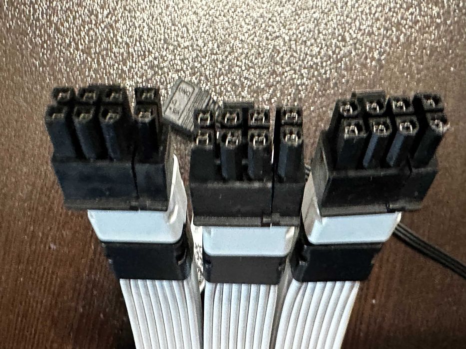 Удължителни за кабели Lian-Li Strimer Plus V2, GPU, Triple 8-pin, ARGB