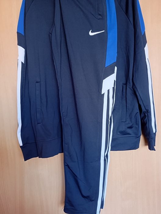 Дамски спортен екип /комплект /анцунг Nike/Найк XXL