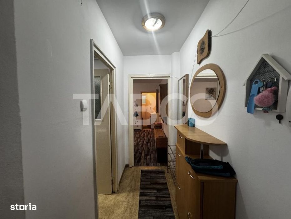 Apartament de inchiriat cu 3 camere balcon etaj 2 Mihai Viteazul Sibiu