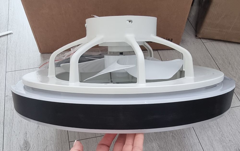 LED полюлей с винтоверт