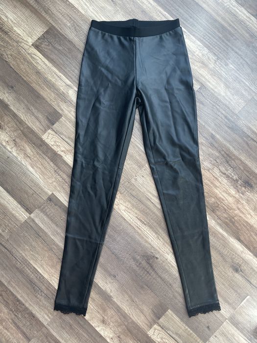 Нов кожен клин с дантела