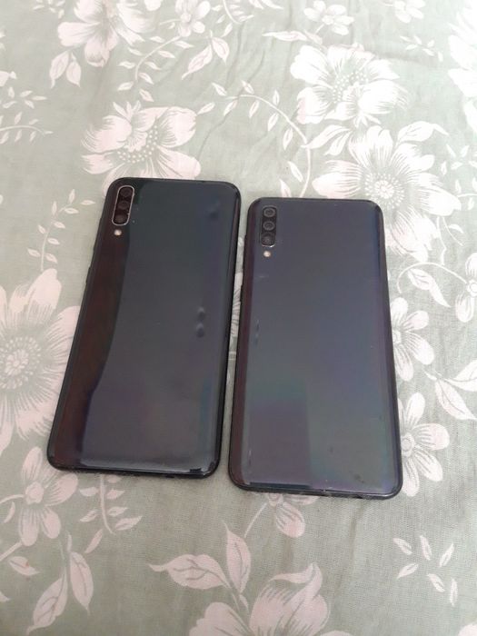 Продам телефоны Самсунг рабочий