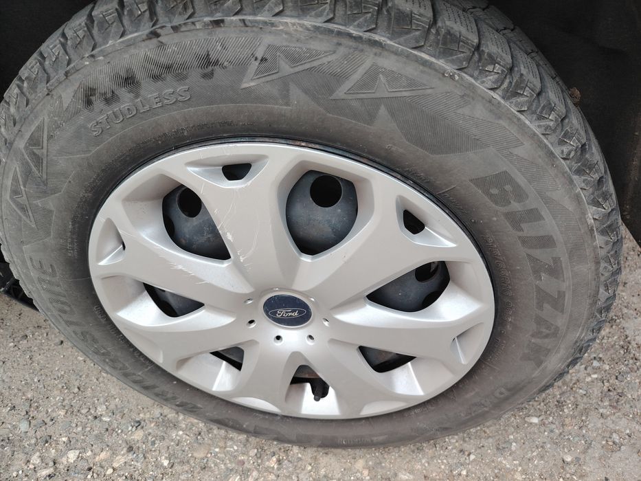 Оригиналнаи Железни джанти за Форд Куга 16 ки  със Зимни гуми