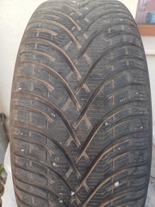 4 бр. джанти с зимни гуми за японски автомобил-от НИСАН са свалени
