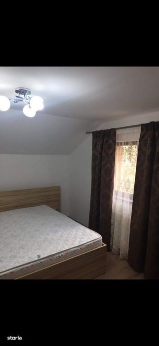 Casa cu 5 camere, curte și aer condiționat