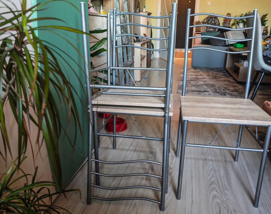 Продавам столове за заведение