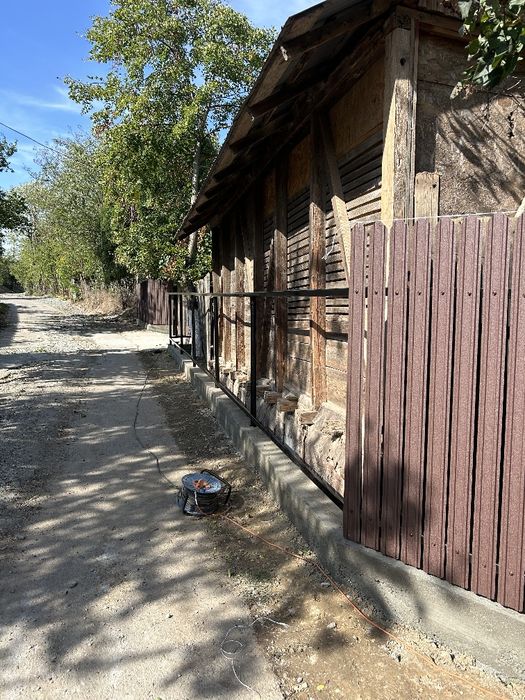 Construcții la roșu și finisaje