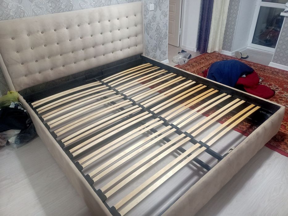 Двух спальняя кровать