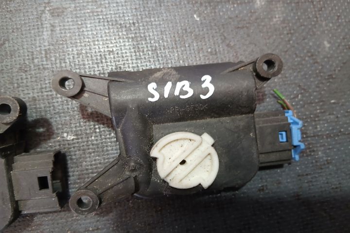 Motoras clapeta aeroterma 4F0820511 0132801358 4F0820511 0132801358 A