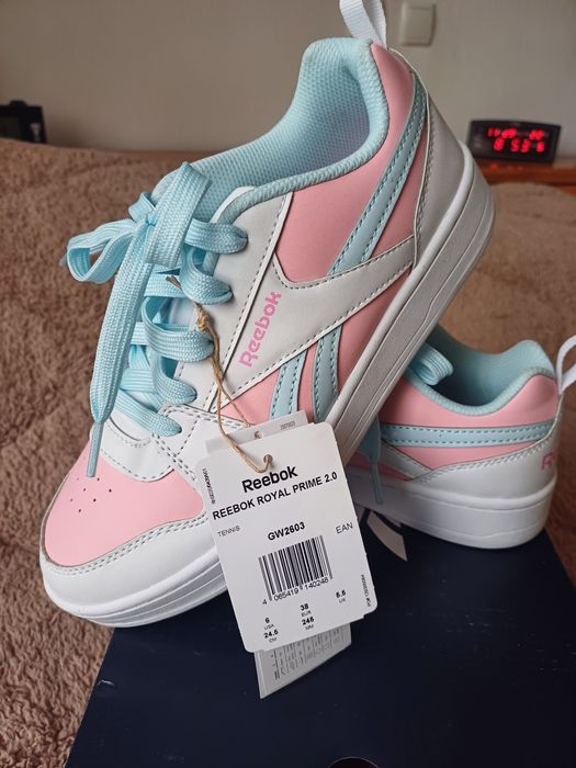 Сникъри  Reebok нови