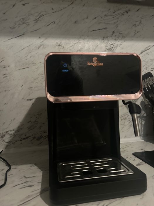 нова  кафе машина BERLINGER HAUS