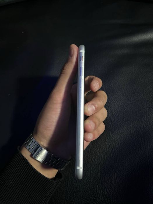 Продается Iphone se 2020