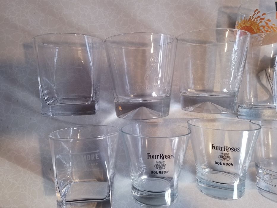 Стъклени чаши Бейлис, Джони Уокър и др.