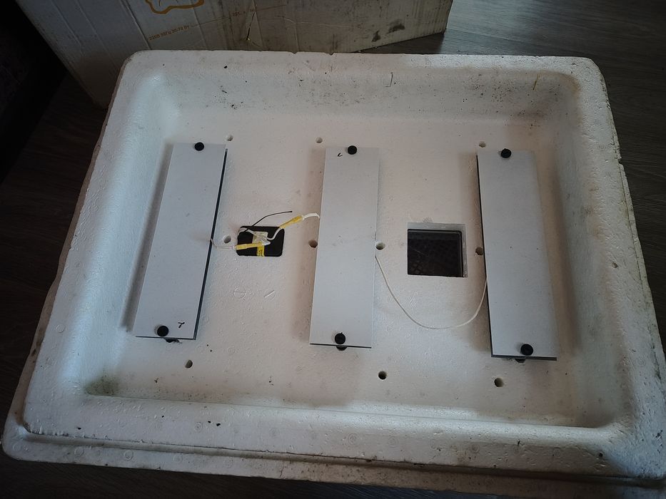 Продам инкубатор би1