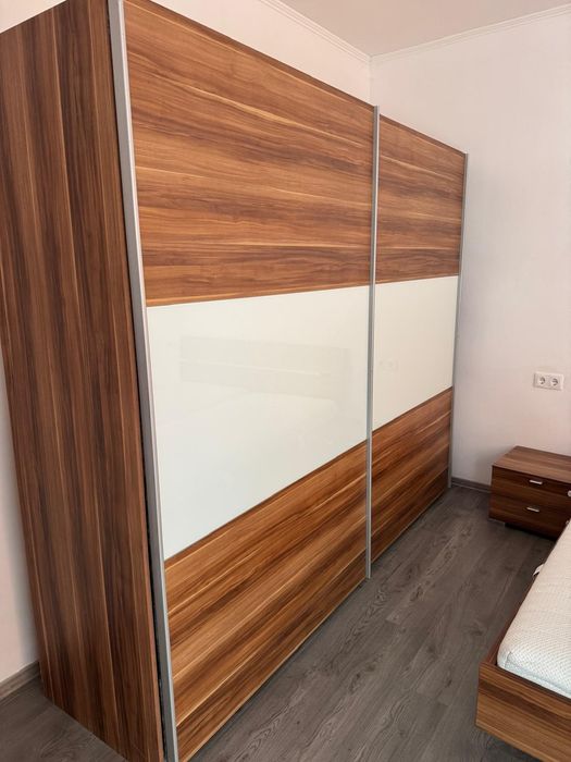 Mobila dormitor pat saltea noptiere dressing