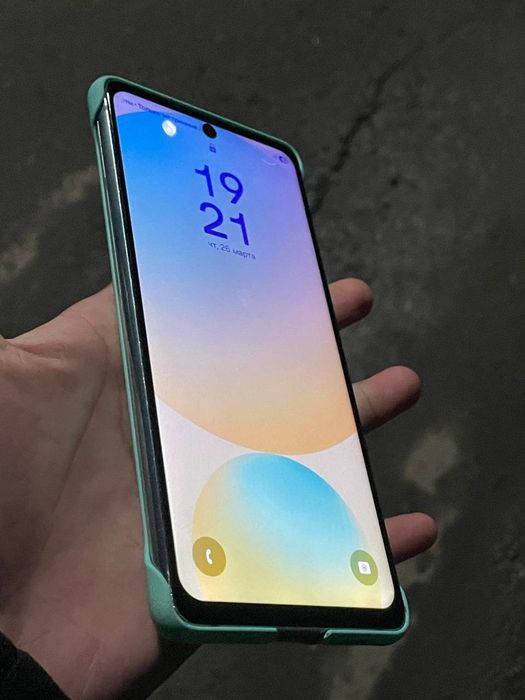 Samsung S20FE продам