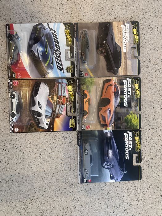 Продам модели hot wheels