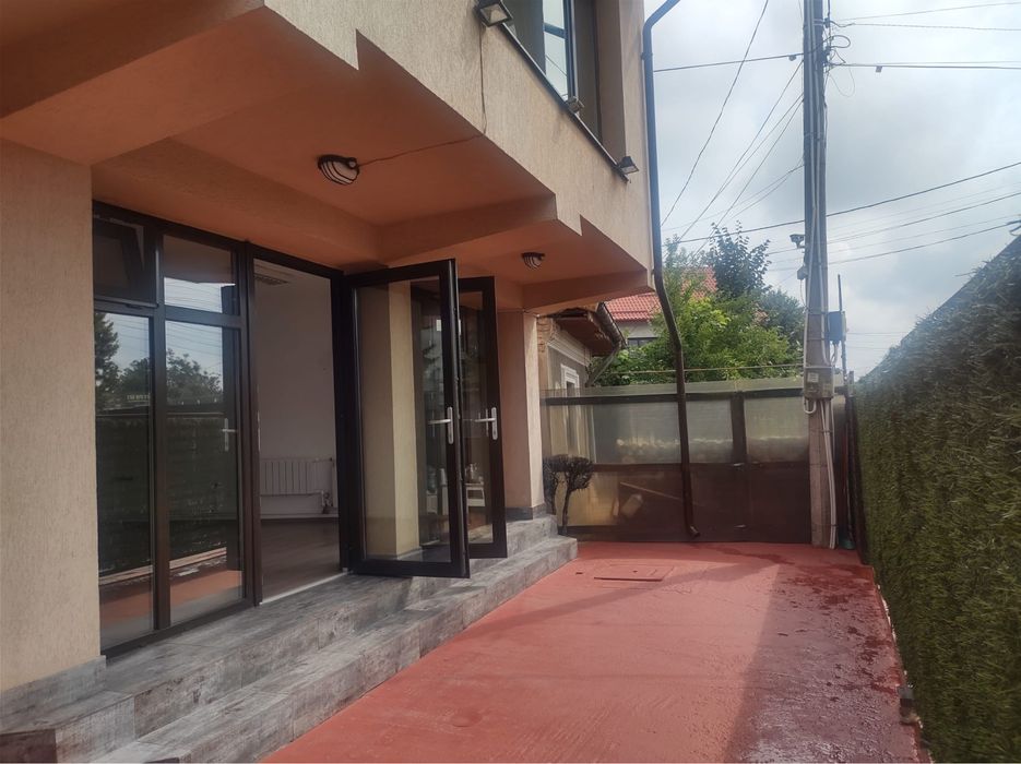 Inchiriez spatiu comercial/birou