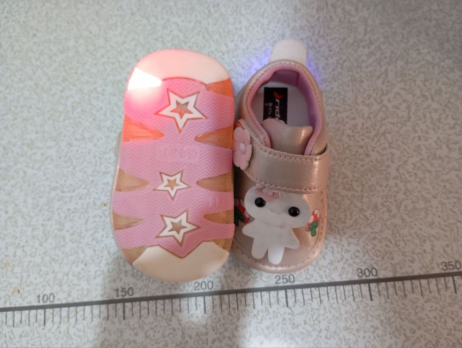 Детский оёқ кийим Йенги кийилмаган