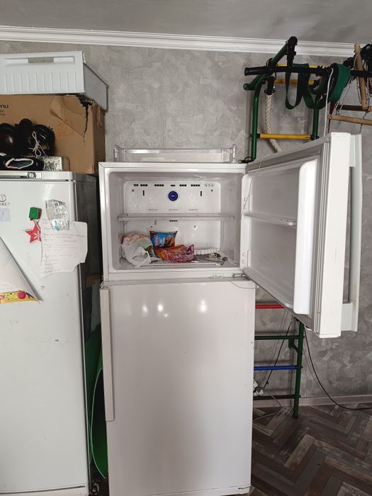 Продам с доставкой холодильник Самсунг