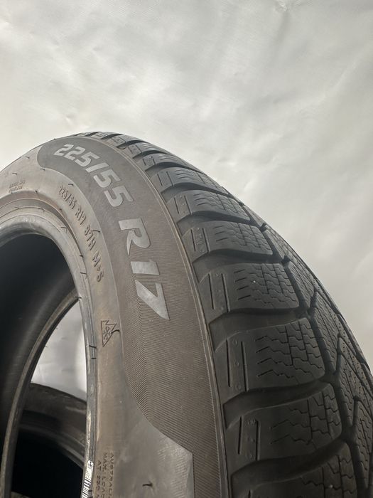 225/55/17 Pirelli dot22