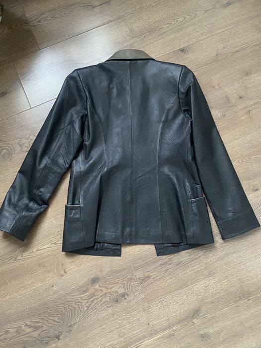 Женский кожаный жакет на размер с (42)