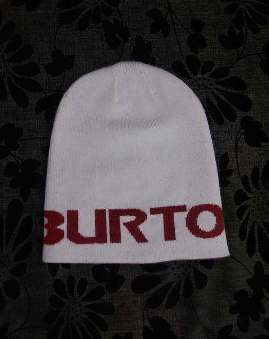 Burton шапка двулицева , ски скоуборд  58-62см , дълбока, унисекс